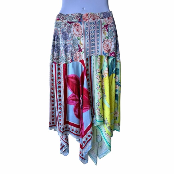FARM Rio Woman’s Azalea Mix Floral Patchwork Handkerchief Midi Skirt Size Med - Picture 2 of 9